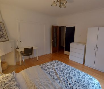 Chambre à Louer Dans Un Beau 5 1/2 - Photo 3