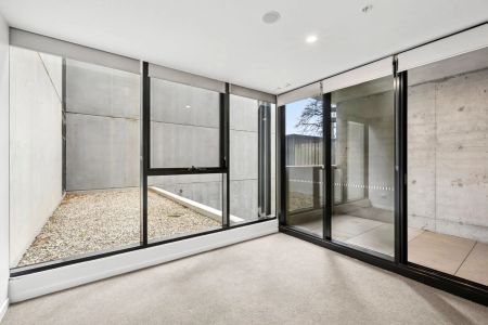 Convenience Meets Contemporary in The Heart of Canberra - Photo 3