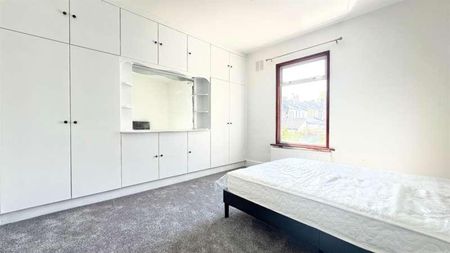 Conway Road, London, SE18 - Photo 4