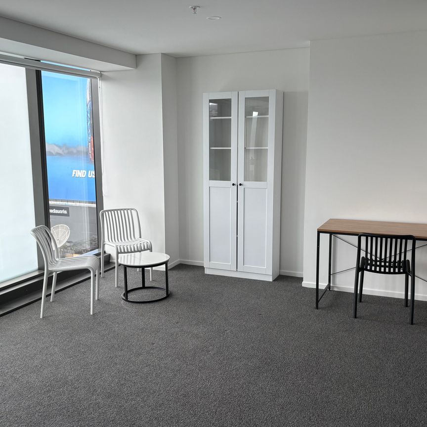 For Rent - Quality City Apartment - Photo 1