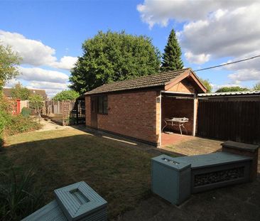 4 bedroom semi-detached house to rent - Photo 6