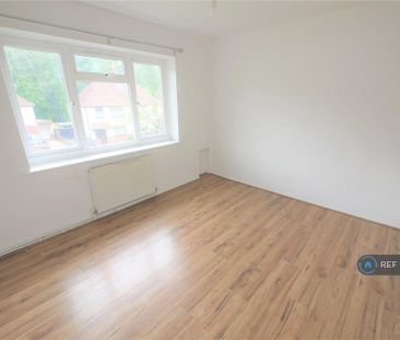 2 bedroom maisonette to rent - Photo 2