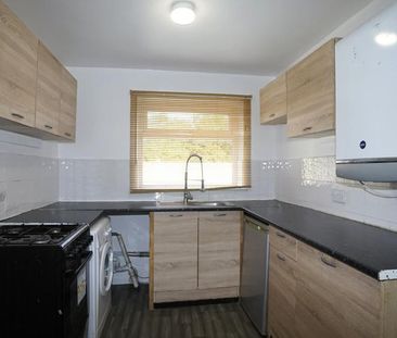 2 bedroom end of terrace house to rent - Photo 5