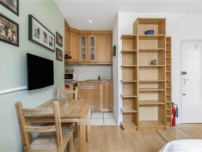 Claverton Street, SW1V - Photo 3