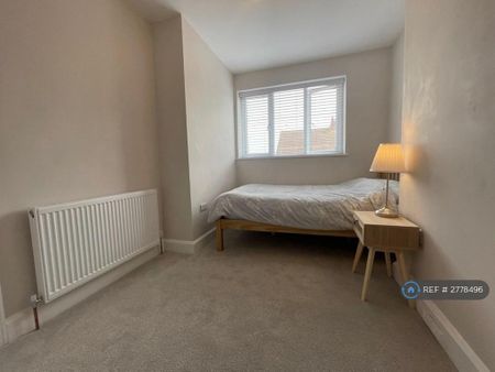 1 bedroom in a house share to rent - Photo 5