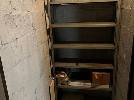 Prachtig gelegen appartement met lift, 2 slpk, terras, berging en autostaanplaats - Photo 3