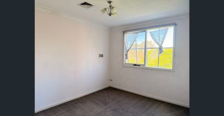 Elegant 5-Bedroom Family Home in Prime Balwyn North Location - Photo 5