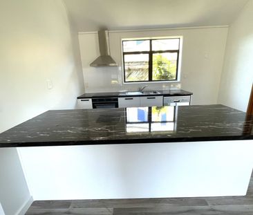 Prime Hamilton Living - Clifton Terrace Townhouse for Rent - Photo 5