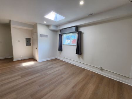 For Lease - 998 Bloor Street Unit# 3, Toronto, Ontario - Photo 4