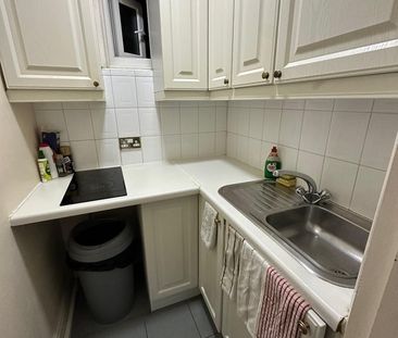 Room in a Shared Flat, Kilburn High Road, NW6 - Photo 3