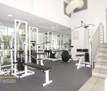 155/416A St Kilda Road - Photo 4