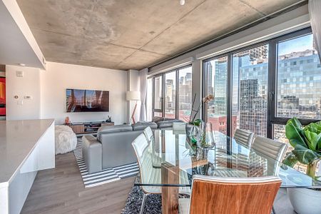 Condo for rent, Montréal (Ville-Marie) - Photo 2