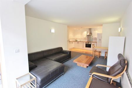 2 bedroom flat to rent - Photo 4