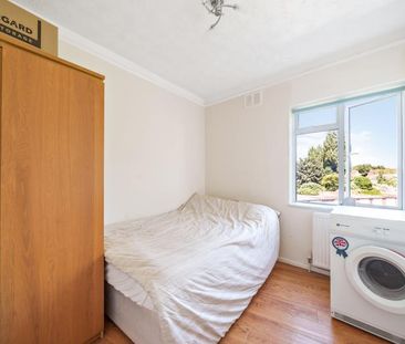 3 bedroom flat to rent - Photo 5