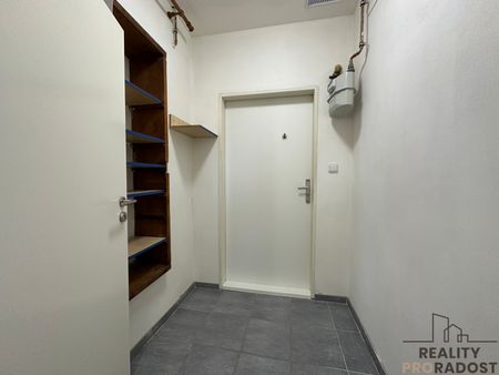 Pronájem bytu 1+1 45 m², Mexická, Ostrava - Photo 2