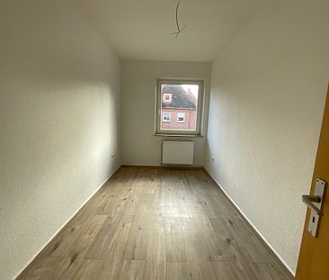 3-Zimmer-Wohnung im 1. Obergeschoss mit Badewanne in Wilhelmshaven - Nähe City !!! - Foto 1