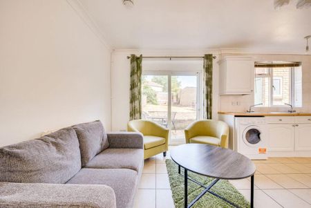 5 bedroom house to rent - Photo 2