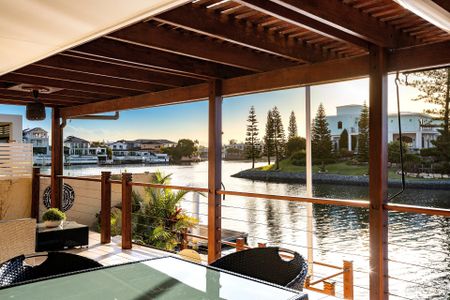 19 Etna Street - Photo 2