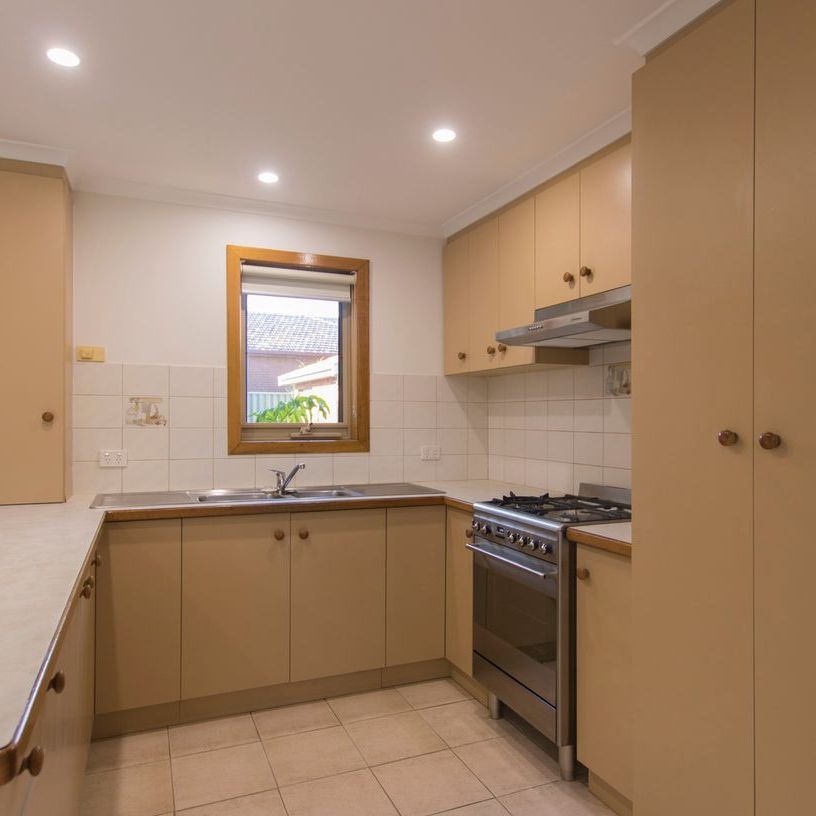 Unsurpassed Convenience in the heart of Leafy Coburg Awaits - Photo 1