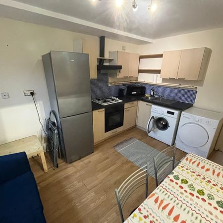 3 bedroom apartment to rent - Photo 3