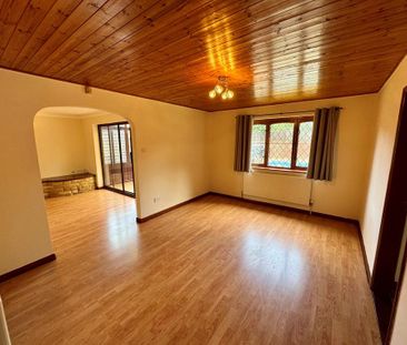 4 bedroom detached house to rent - Photo 3