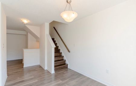 For Lease - 1060 Clipper Lane, Pickering, Ontario - Photo 3