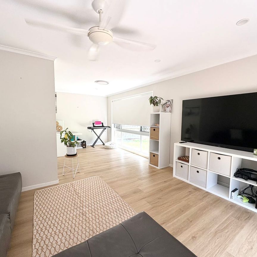 Family Home with Study, Pool & Alfresco - Photo 1