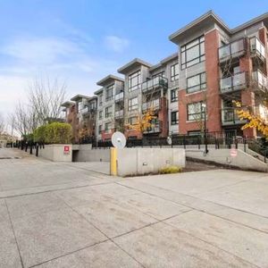 2 Bed/2 Bath + Den Apartment (South Burnaby) - Photo 2