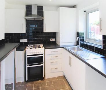2 bedroom terraced house to rent - Photo 6