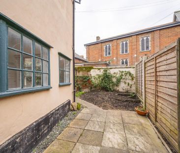 2 bedroom cottage to rent - Photo 2