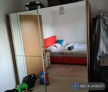 3 bedroom end of terrace house to rent - Photo 4