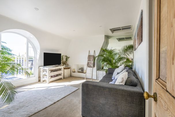 Flat to rent - The Paragon, Blackheath, SE3 - Photo 1