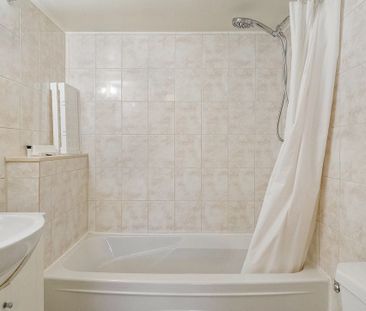 For Lease - 2012 Bonnymede Drive, Mississauga, Ontario - Photo 5