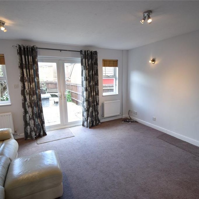2 bedroom end of terrace house to rent - Photo 1