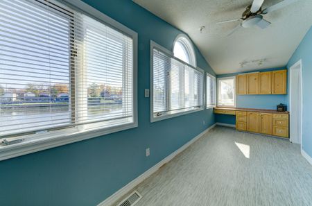 For Lease - 15 Willow Street Unit# 2nd Floor Apartment, Wasaga Beach, Ontario - Photo 2