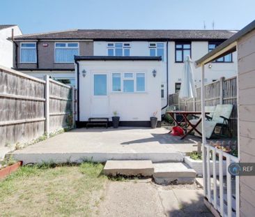 3 bedroom terraced house to rent - Photo 2