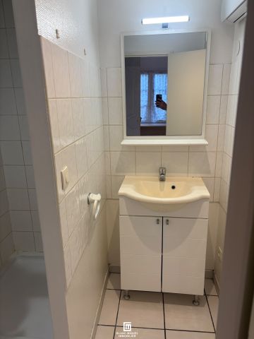 Location Appartement 2 pièces 36m² BORDEAUX 33000 - Photo 3