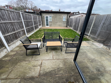 Hillcross Avenue Room 1 - Photo 5