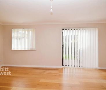 3 bedroom end of terrace house to rent - Photo 3