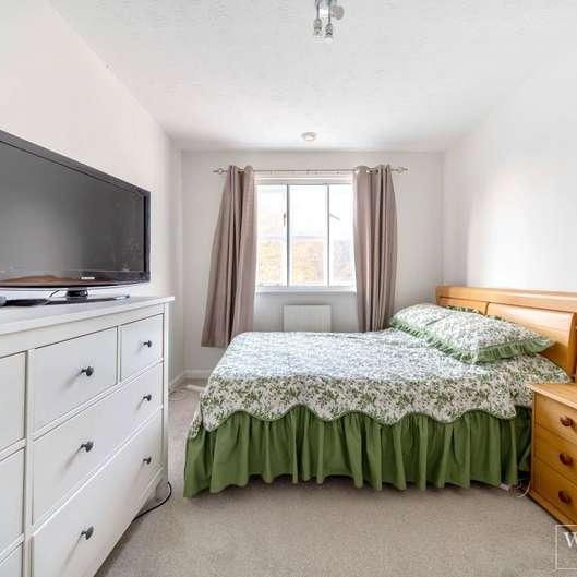 Lory Ridge, Bagshot, Surrey, GU19 - Photo 1