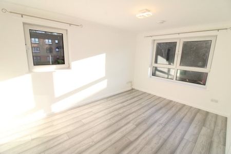 Woodlands Court, Glasgow, G60 - Photo 3