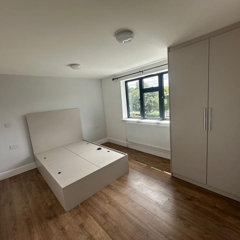 1 bedroom in a house share to rent - Photo 1