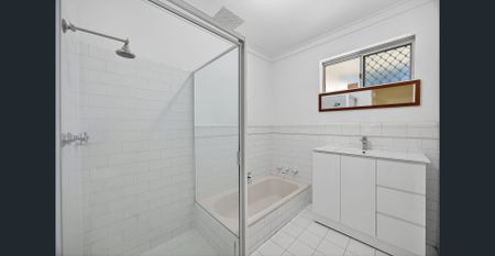 Family Living with Pool - Photo 5