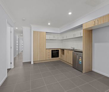 Low Maintenance 3-Bedroom Duplex w/ Airconditioning - Photo 5