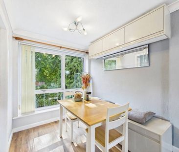2 bedroom Maisonette in Fernley Court, Maidenhead - Photo 3