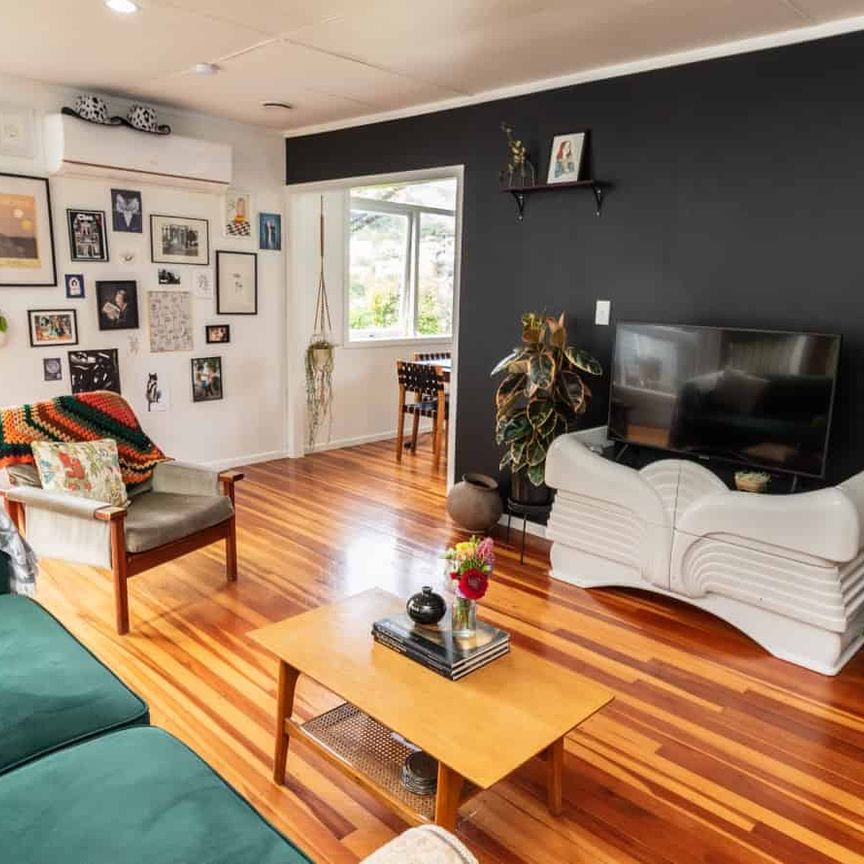 Sunny 3-Bedroom Home in Karori - Photo 1