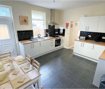 1 bedroom in a house share to rent - Photo 5