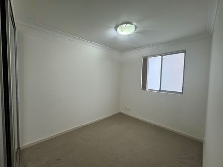 Modern 2 Bedroom Unit&excl; - Photo 2