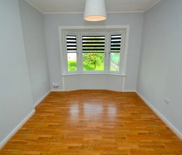 3 bed flat to rent in Tannadice Avenue, G52 - Photo 3