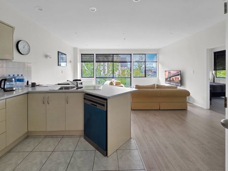 City Centre - 2 Bedroom, 1 bathroom - plus carpark - Photo 5